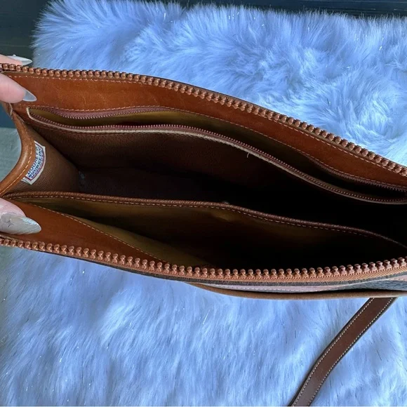 Dooney & Bourke Surrey Vintage Black and Tan Leather Crossbody Bag - Picture 8 of 8